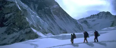 Tragédie au Makalu : une alpiniste américaine tuée dans une avalanche