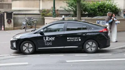 Uber assigné en justice par les taxis G7 pour non-respect des tarifs réglementés