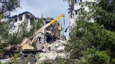 Ukraine : frappe meurtrière à l'Est, au moins dix morts et 38 blessés