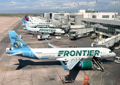 Un piéton meurt percuté par un avion à l'aéroport de Denver