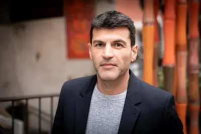 Valentin Musso explore les secrets de famille dans « Le Domaine aux secrets »