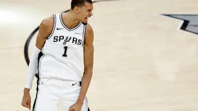 Victor Wembanyama élu dans le meilleur cinq NBA pour la première fois