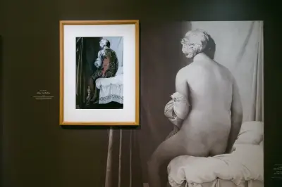 Vues de dos : l'envers fait corps dans une exposition fascinante