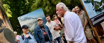Yann Arthus-Bertrand présente son exposition à la Bambouseraie