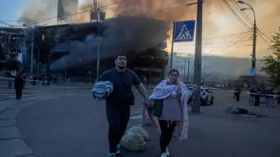 Zelensky : missile Orechnik russe vise l'Ukraine, 4 morts près de Kiev