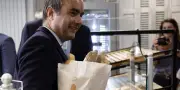 1er Mai : syndicats fustigent les opérations de com de Lecornu avec des boulangers