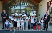 25 élèves reçoivent le Certificat de gardien de la mémoire