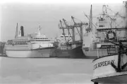 26 mai 1986 : cinq navires amarrés ensemble à Bordeaux