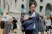 « A bras-le-corps » : un drame sobre sur une mère célibataire en Suisse