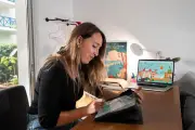 Alexia Lepelletier crée l'affiche surprenante de la Feria de Dax 2026