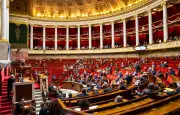 Assemblée: rétention prolongée à 210 jours pour étrangers dangereux