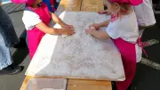 Atelier boulanger à Villeneuve-lès-Maguelone : petits et grands mettent la main à la pâte