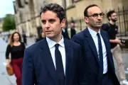 Attal se rêve en Chirac face à Philippe comme Balladur