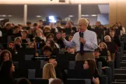Bill Nelson face aux élèves de Monaco : une leçon d'espace et de citoyenneté