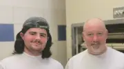 Boulangerie artisanale à Collias : Eric et son apprenti Victor perpétuent la tradition