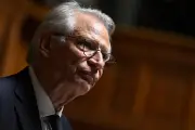 Cadeaux de luxe : Villepin visé par des révélations sur des statuettes