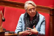 Clairvoyante, Borne ne croit pas à une campagne apaisée entre Attal et Philippe