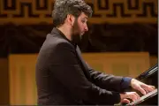 Concert Schumann-Tchaïkovski à Grimaud : trois pianistes réunis ce vendredi