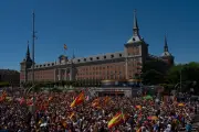 Corruption à Madrid : des milliers de manifestants exigent le départ de Pedro Sánchez