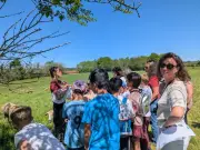 Des collégiens de Lanouaille transforment la laine locale en pantoufles