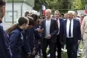 Didier Deschamps inaugure la nouvelle pelouse du stade Anderloni à Drap