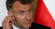 Diplomatie : la course aux ambassades s'intensifie à un an de la fin du quinquennat