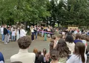 Dordogne : un collège végétalise sa cour pour le climat et l'éducation