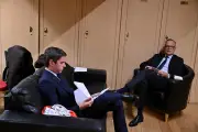 Édouard Philippe chute dans le baromètre Cluster17, le bloc central sans leader