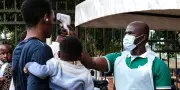 Ebola : trois nouveaux cas confirmés en Ouganda, alerte sanitaire