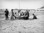 Enquête photographique à Fouras : les mystères de l'été 1900 dévoilés