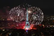 Feu d'artifice du 14 juillet à Paris avancé au 13 en hommage à Nice