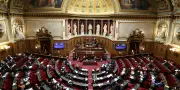 Fin de vie : le Parlement adopte définitivement un texte renforçant l'accès aux soins palliatifs