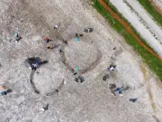 Fouilles archéologiques à Saint-Georges-des-Coteaux : vestiges du Paléolithique au Moyen Âge