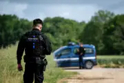 Fouilles dans le cimetière de l'Yonne du tueur en série Émile Louis