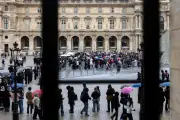 Fraude à la billetterie au Louvre et à Versailles : six agents en garde à vue