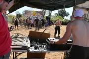Free party géante près de Bourges sur un terrain militaire dangereux