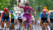 Giro 2026 : Paul Magnier remporte la 3e étape d'un boyau devant Milan