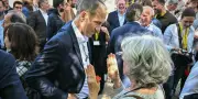 Glucksmann teste ses chances pour 2027 avec un livre et un meeting