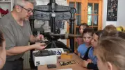 Génolhac : immersion culturelle des écoliers entre livres et linogravure