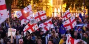 Géorgie : des milliers de manifestants pro-européens à Tbilissi pour l'indépendance