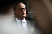 Hollande enterre l'idée d'une primaire à gauche après le départ de Vallaud