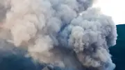 Indonésie : éruption du volcan Dukono, vingt disparus dont neuf Singapouriens
