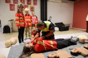 Initiation aux premiers secours pour enfants au parc Palomano dans le Var