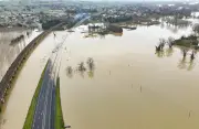 Inondations : les maires de la rive droite unis pour un pont insubmersible