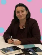 Isabelle Laffourcade dédicace son polar « Meurtres dans le bus »