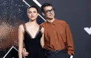 Jack Antonoff fustige les artistes utilisant l'IA, les traitant de 