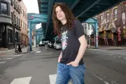 Kurt Vile : « Un duo avec Charli XCX ? Je deviendrais le papa le plus cool du monde »