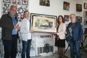 L'artiste Didier Valhère offre son tableau « Vues de la cathédrale » à Lescar
