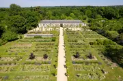 Le Jardin Secret du Parfumeur à Versailles : Une Ode Olfactive
