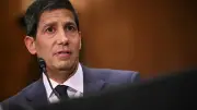 Le Sénat américain valide Kevin Warsh à la tête de la Fed